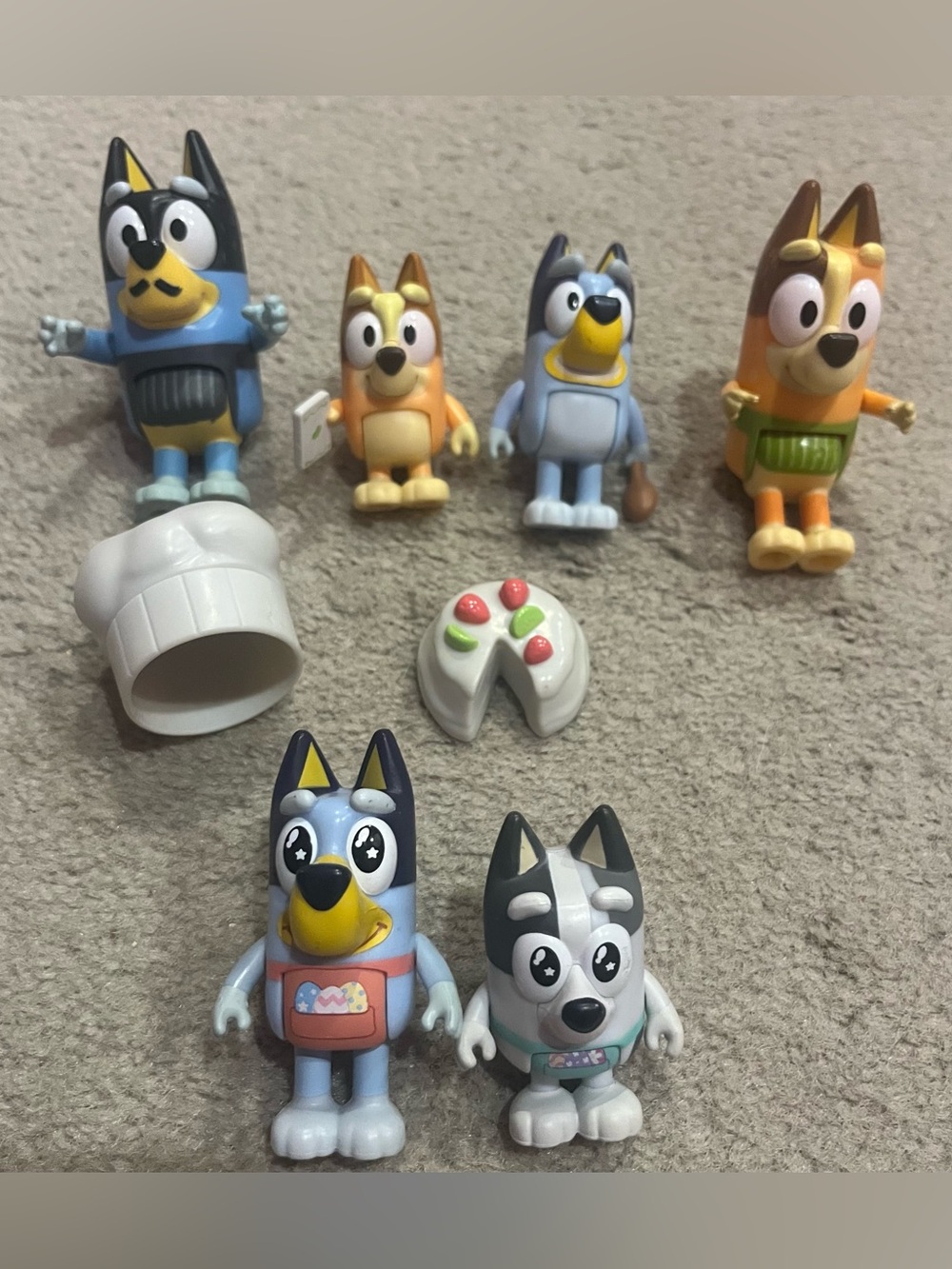 Bluey Toy Figure Bundle Pavlova & Easter